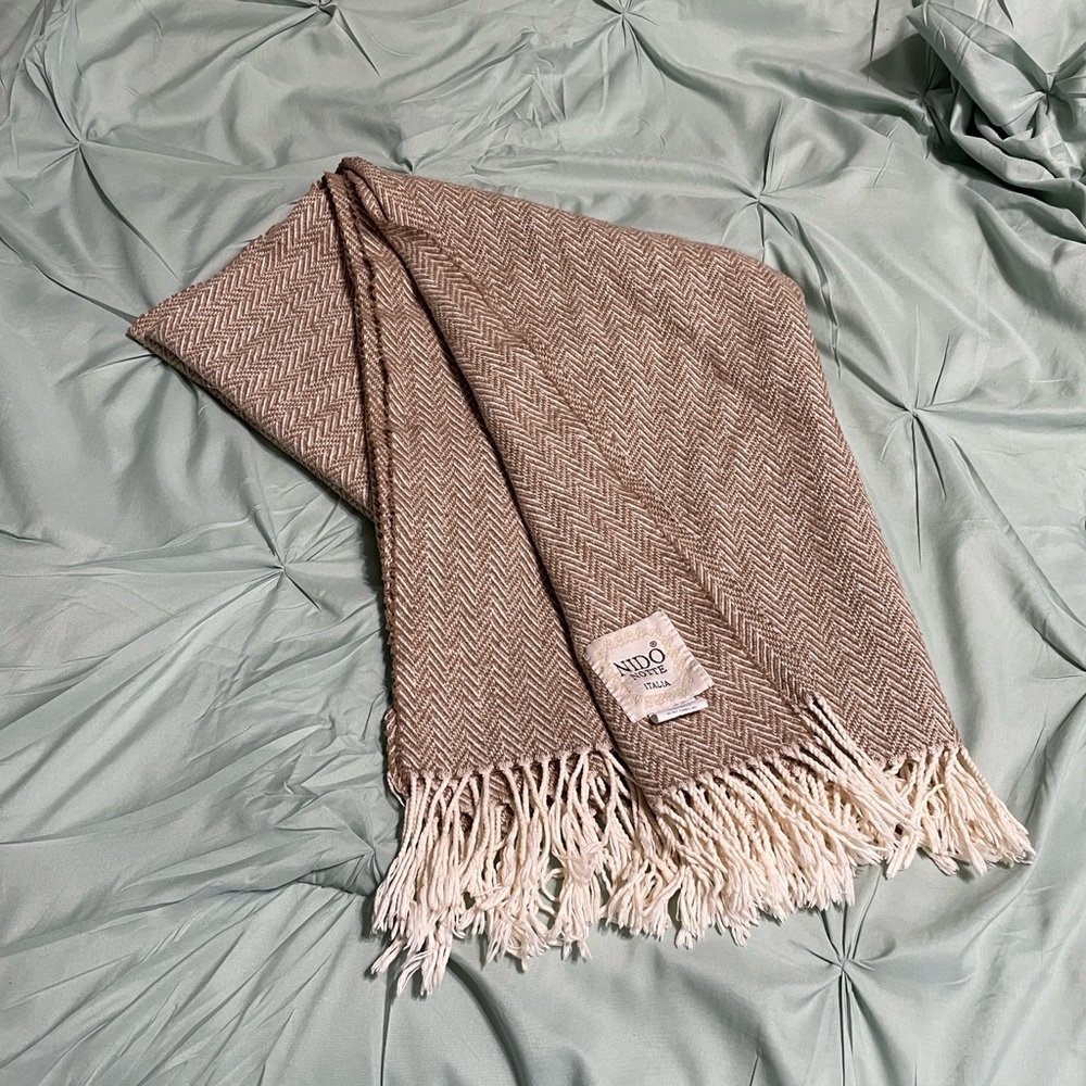 Nido Notte Italia Tan Herringbone Woven Cotton Oversized Scarf Throw Blanket - Picture 4 of 5
